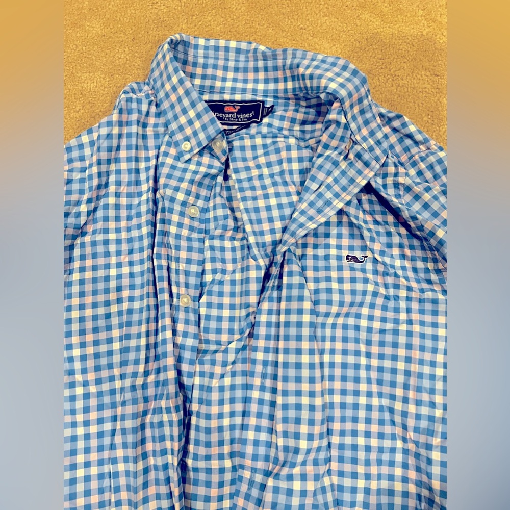 Vineyard vines, boys button-down medium